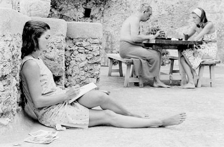 Jackie Bouvier Kennedy wearing Lilly Pulitzer while on vacation