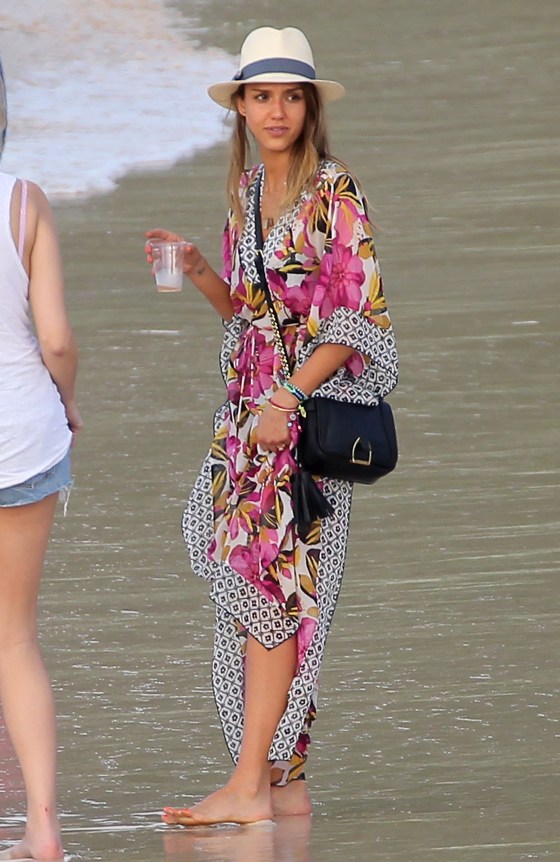 Jessica Alba Hangs With Friends In St. Barts