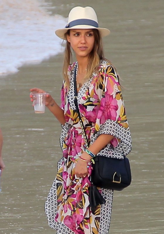 Jessica Alba Hangs With Friends In St. Barts